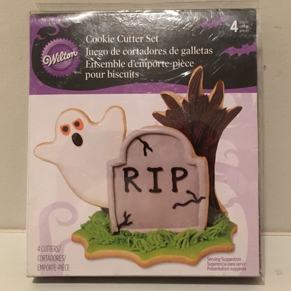 NWOT Halloween Cookie cutter set
